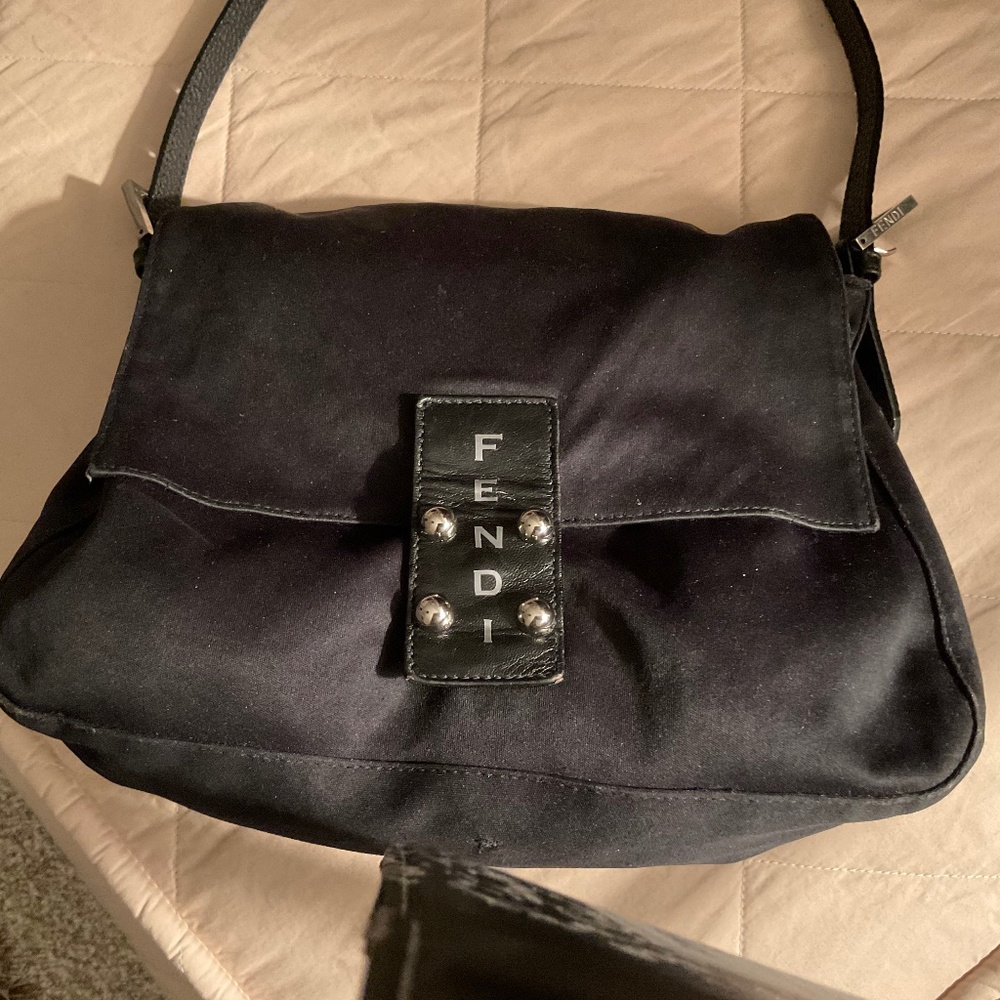 ✨INVENTORY SALE ✨☀️FENDI black Mama bag☀️☀️
